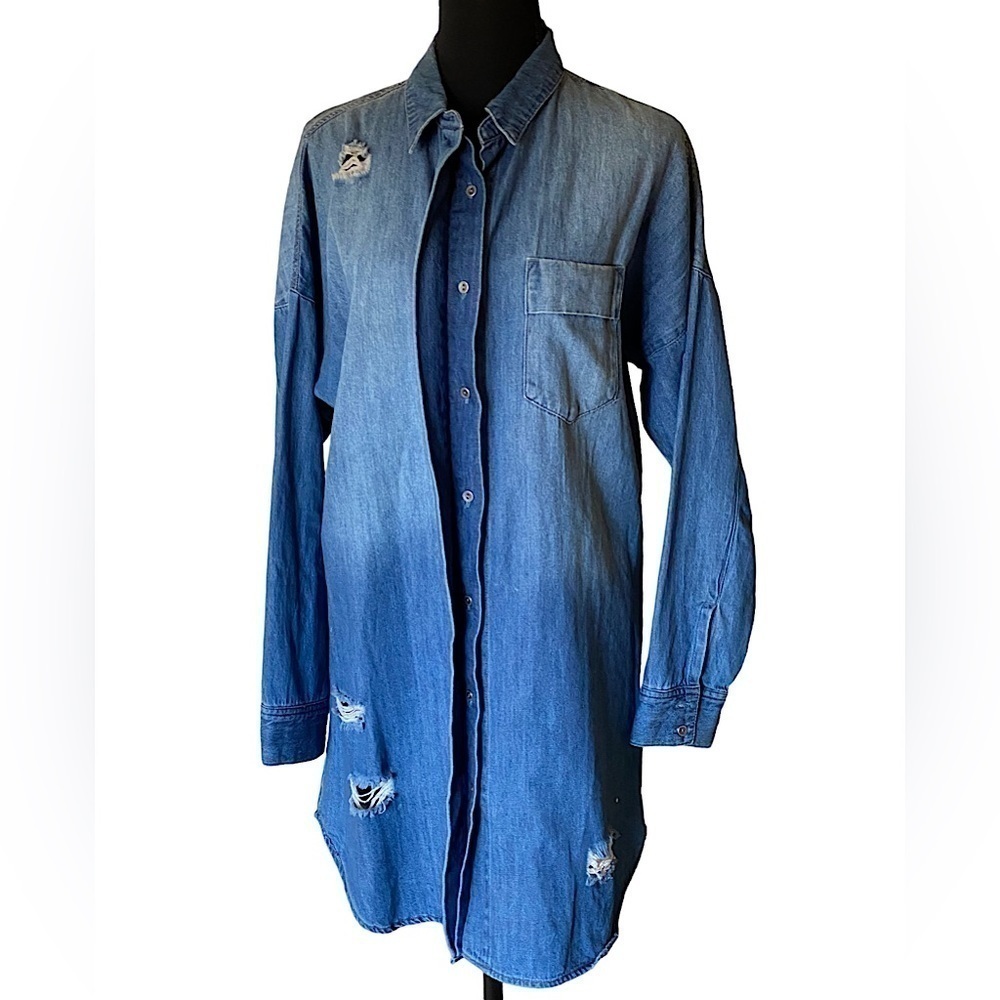 Life in Progress Denim Shirt Jacket Women’s Size Medium Destroyed Blue Baddie